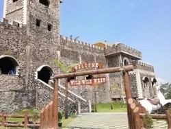 Sudah Main ke Istana di Kaki Gunung Merapi Ini?