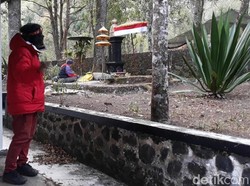 Gagal Mendaki Gunung Lawu, Para Pendaki Datangi Tempat Ini
