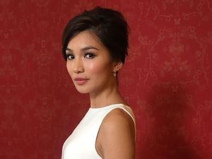 Foto: Gaya Gemma Chan, Si Cantik Astrid di Crazy Rich Asians