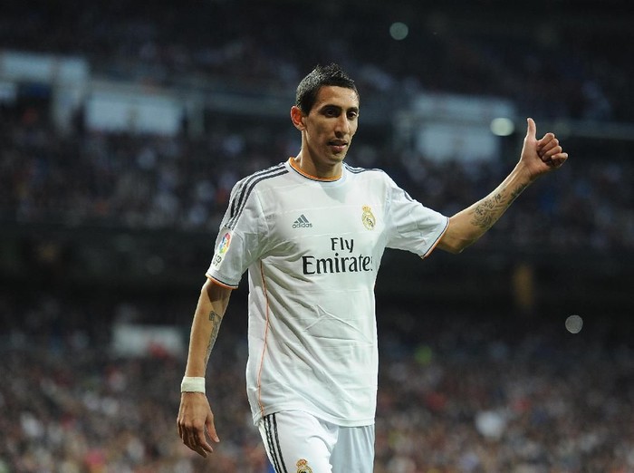MADRID, SPAIN - MARCH 09:  Angel Di Maria of Real Madrid CF reacts during the La Liga match between Real Madrid CF and Levante UD at Santiago Bernabeu stadium on March 9, 2014 in Madrid, Spain.  (Photo by Denis Doyle/Getty Images)