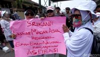 Emak-emak Gempur Mabes Polri Tuntut Keadilan Tagar 2019GantiPresiden