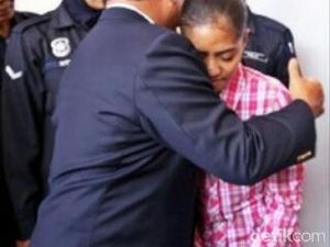 PMI Wilfrida Soik yang Bebas dari Hukuman Mati Akhirnya Pulang ke NTT PMI Wilfrida Soik yang Bebas dari Hukuman Mati Akhirnya Pulang ke NTT