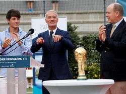 Ini kali kedua Les Bleus memenanginya. Sebelumnya, Prancis memenanginya pada 1998 di mana ketika itu Deschamps menjadi kapten tim.  (Foto: Eric Gaillard/Reuters)
