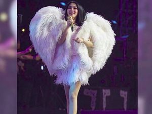 Pengumuman! Syahrini Minta Penonton Konsernya Pakai Dress Code Pengumuman! Syahrini Minta Penonton Konsernya Pakai Dress Code