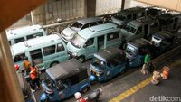 Angkot dan Bajaj Ngetem, Tanah Abang Macet Parah