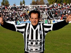 Victor Legrotaglie menjadi salah satu legenda sepakbola Argentina. Ada 66 gol yang dia cetak dari tendangan bebas. (Foto: Instagram @losandesdiario)