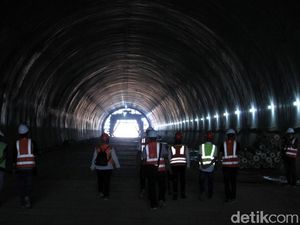Top! Satu Terowongan Tol Cisumdawu Sudah Tembus Bukit