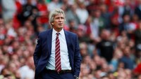 Manuel Pellegrini diangkat sebagai pelatih Madrid pada Juni 2009, menandai awal era kedua Perez. Pria asal Chile itu diberhentikan pada Mei 2010. Foto: Action Images via Reuters/Andrew Couldridge