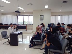 Heboh Reza Rahadian Ngajar di UI, Ini Faktanya