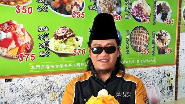 Dakwah di Klub Malam, Ini Gaya Gus Miftah yang Hobi Makan Bakso dan Sate