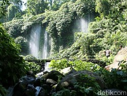 Air Terjun Benang Kelambu yang Bikin Hati Senang