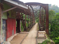 Jalur Kereta Mau Dihidupkan, Bagaimana Nasib Bangunan Warga?