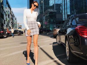 10 Potret Anastasia, Model yang Kerap Di-bully karena Kaki Terlalu Panjang