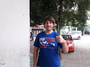 Cerita Bule Belarusia Lulus Uji SIM di Bekasi Setelah 2 Kali Gagal