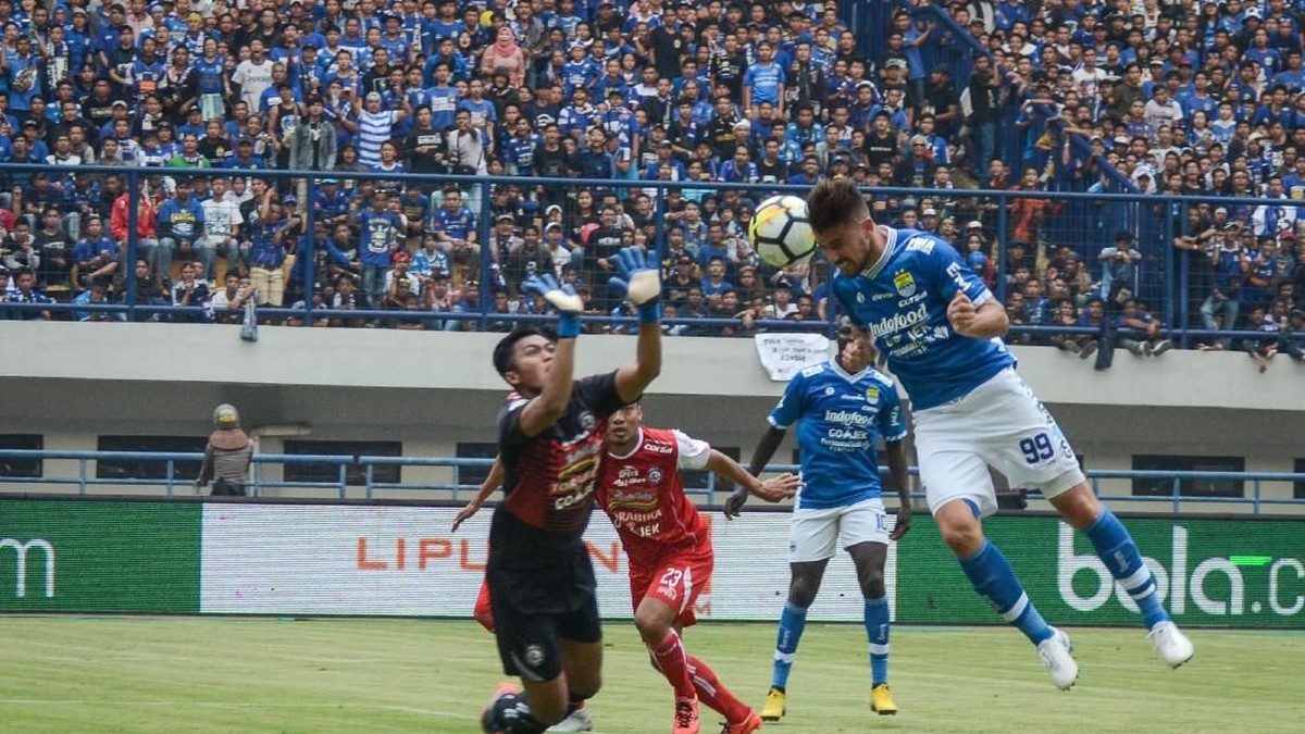 Persib Bandung kalahkan Arema FC 2-0 (ANTARA FOTO/Raisan Al Farisi)