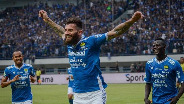 Persib Bandung Hajar Arema FC 2-0