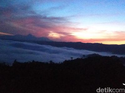 Potret Puncak Gunung Payung yang Datangkan Ribuan Pendaki