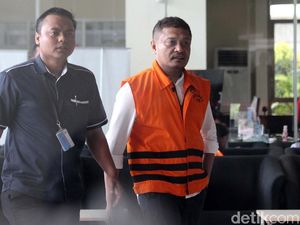 KPK Kembali Periksa Bupati Non Aktif Buton Selatan KPK Kembali Periksa Bupati Non Aktif Buton Selatan