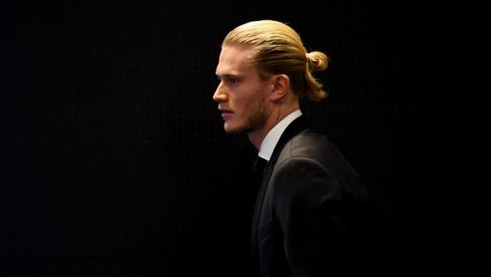 German goalkeeper Loris Karius arrives for a press conference for his presentation at the Vodafone Park Stadium, on August 29, 2018, in Istanbul.
Liverpool goalkeeper Loris Karius has joined Turkish football team Besiktas for a two-year loan deal. / AFP PHOTO / OZAN KOSE