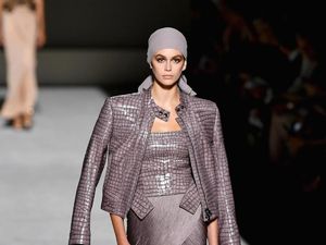 Baru Jadi Model, Putri Cindy Crawford Mendominasi New York Fashion Week