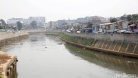 Gubernur Anies Akan Benahi Sungai Ciliwung Seperti Seoul