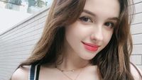 Cantiknya Elina, Selebgram dari Uzbekistan yang Mirip Barbie