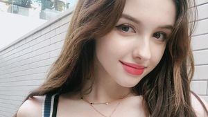 Cantiknya Elina, Selebgram dari Uzbekistan yang Mirip Barbie