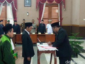 Pindah Partai, Anggota DPRD Kota Tegal Ini Diberhentikan Pindah Partai, Anggota DPRD Kota Tegal Ini Diberhentikan