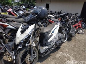 Motor Bekas Kecelakaan dan Tilang yang Tak Diambil Jadi Bangkai