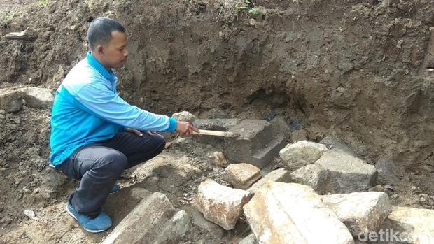 Temuan struktur umpak yang ditemukan di sekitar Candi Ngempon, Kabupaten Semarang.