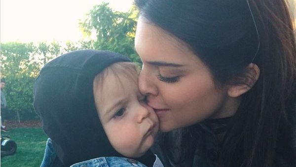 Ini Buktinya Kendall Jenner Dekat dengan Keponakan Tercinta