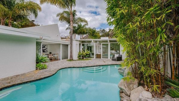 Taylor Swift Jual Bungalow Rp 40 M, Begini Isinya