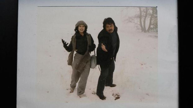 Harry Roesli (kanan) bersama istrinya, Kania Perdani Handiman.