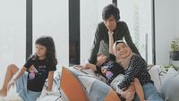 8 Potret Harmonis Keluarga Tria The Changcuters
