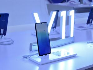 Antusiasme Besar Surabaya Sambut Vivo V11 Pro Antusiasme Besar Surabaya Sambut Vivo V11 Pro