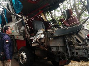 Hajar Truk, Bus Siliwangi Ringsek, 3 Penumpang Tewas