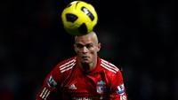 Paul Konchesky tak cemerlang saat main untuk Tottenham dengan cuma tampil sebanyak 15 kali pada 2003. Berkostum Liverpool pada 2010 sampai 2011 dan juga tak oke dengan hanya main 18 kali. (Foto: Clive Brunskill/Getty Images)