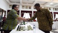 Ketika Kepala Bappenas Tanding Catur