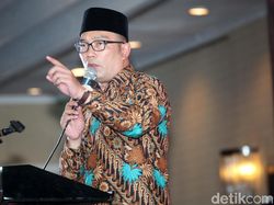 Hoax! Beredar Review Ridwan Kamil Setelah Nonton A Man Called Ahok