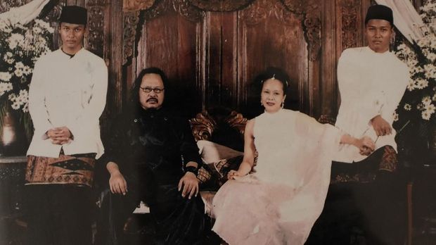 Potret keluarga Harry Roesli.