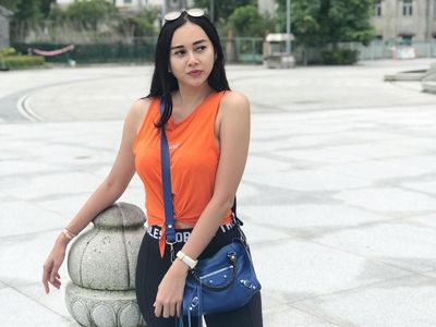 Foto: Intip Liburan Aura Kasih di Hong Kong