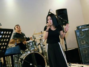 Persiapan Syahrini Jelang Konser Journey of Syahrini Persiapan Syahrini Jelang Konser Journey of Syahrini