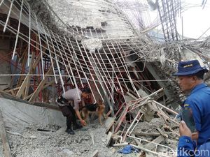 Pekerja yang Tertimbun Beton di PIK Berhasil Dievakuasi Pekerja yang Tertimbun Beton di PIK Berhasil Dievakuasi