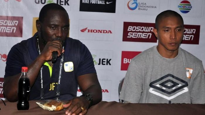 Jakcsen F Tiago akan dievaluasi. (Reinhard Soplantila/detikSport) Jakcsen F Tiago akan dievaluasi. (Reinhard Soplantila/detikSport)