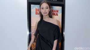 Anggika Bolsterli Seksi Menawan dengan Dress HItam