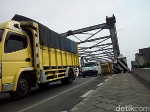 Truk Tak Pakai Tol Trans Jawa, Pengusaha Logistik: Tarifnya Kemahalan