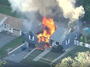 Puluhan Rumah di AS Meledak Secara Tiba-tiba