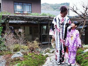 9 Foto Ini Buktikan Agnez Mo Sosok yang Keibuan Banget