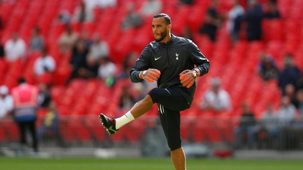 Michael Vorm menjadi starter menggantikan peran Hugo Lloris saat melawan Liverpool.