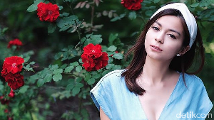 Lihat Sandra Olga Kok Nggak Ngebosenin Sih?